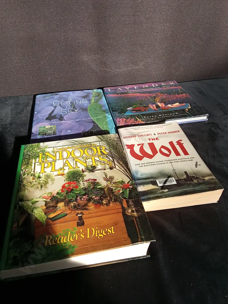 4 BOOKS Image 1++