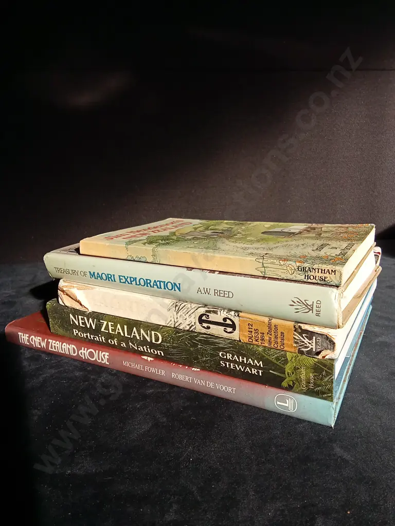 5 NEW ZEALAND BOOKS Image 1++