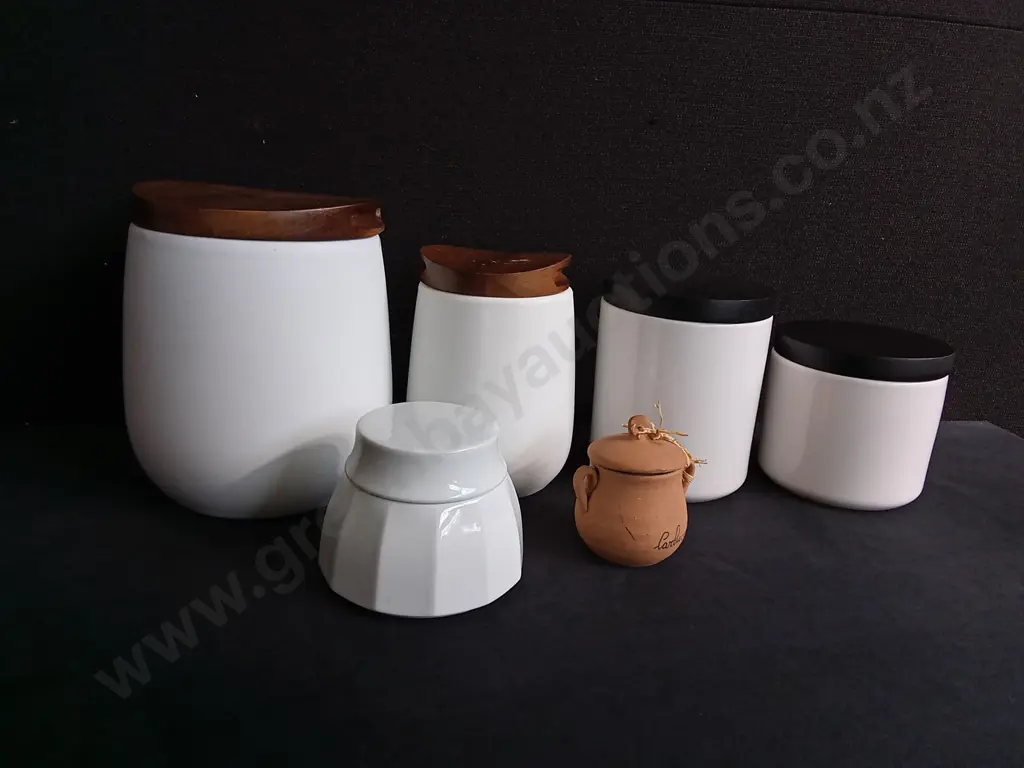 6 PIECES MIX OF STORAGE JARS, TALLEST H 16.5 CM Image 1++