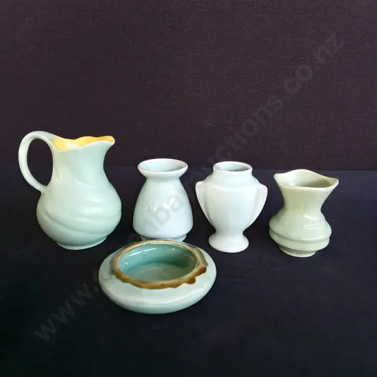 5 VINTAGE CROWN LYNN ITEMS TALLEST H12CM