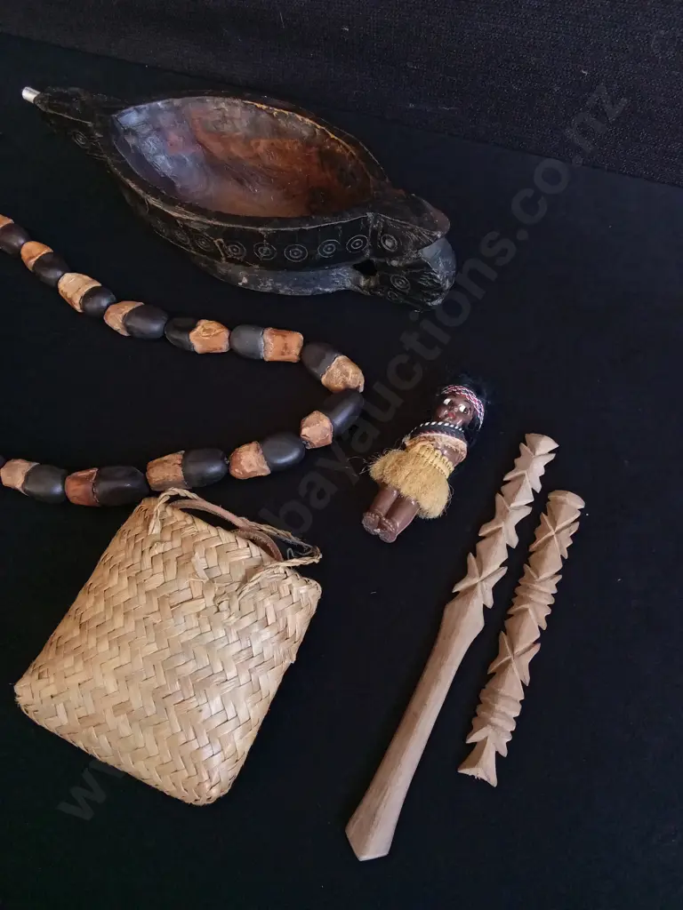 VINTAGE PACIFIC ISLAND ARTISAN ARTIFACT LOT, WOVEN HAREKEKE KETE, CARVED WOODEN VESSEL, CEREMONIAL SEED STRAND Image 1++