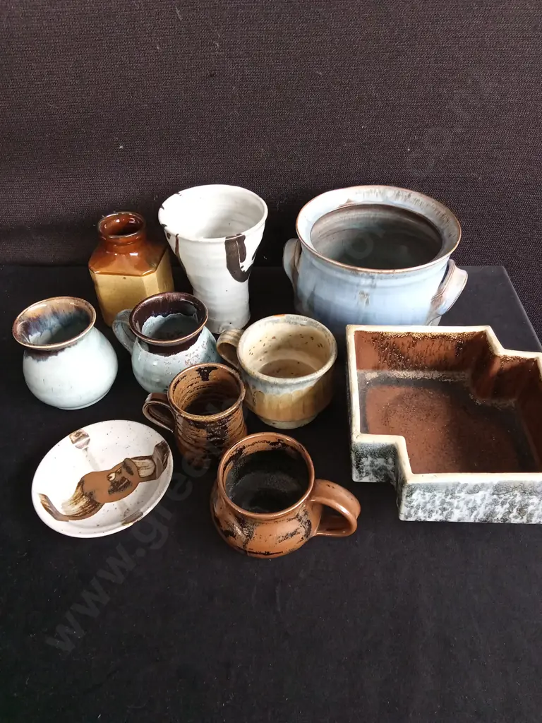 COLLECTION OF POTTERY TALLEST H12.5CM Image 1++