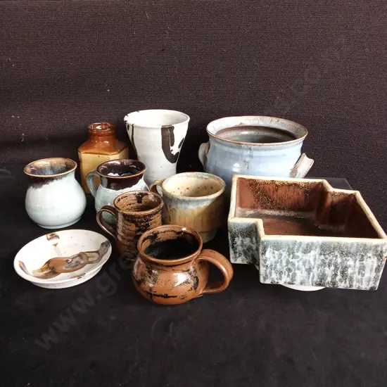 COLLECTION OF POTTERY TALLEST H12.5CM