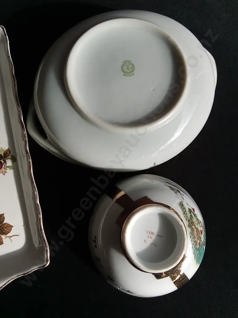 4 PIECES MIX OF VINTAGE DISHES, LARGEST W 28 CM Image 1++