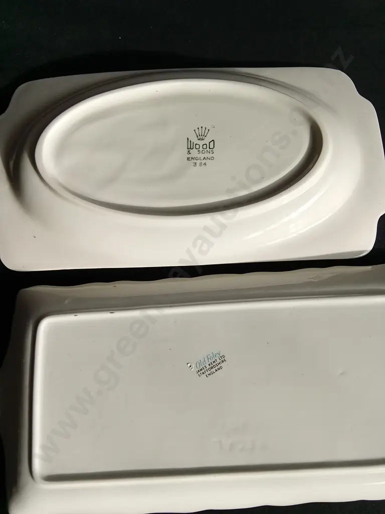 4 PIECES MIX OF VINTAGE DISHES, LARGEST W 28 CM Image 1++