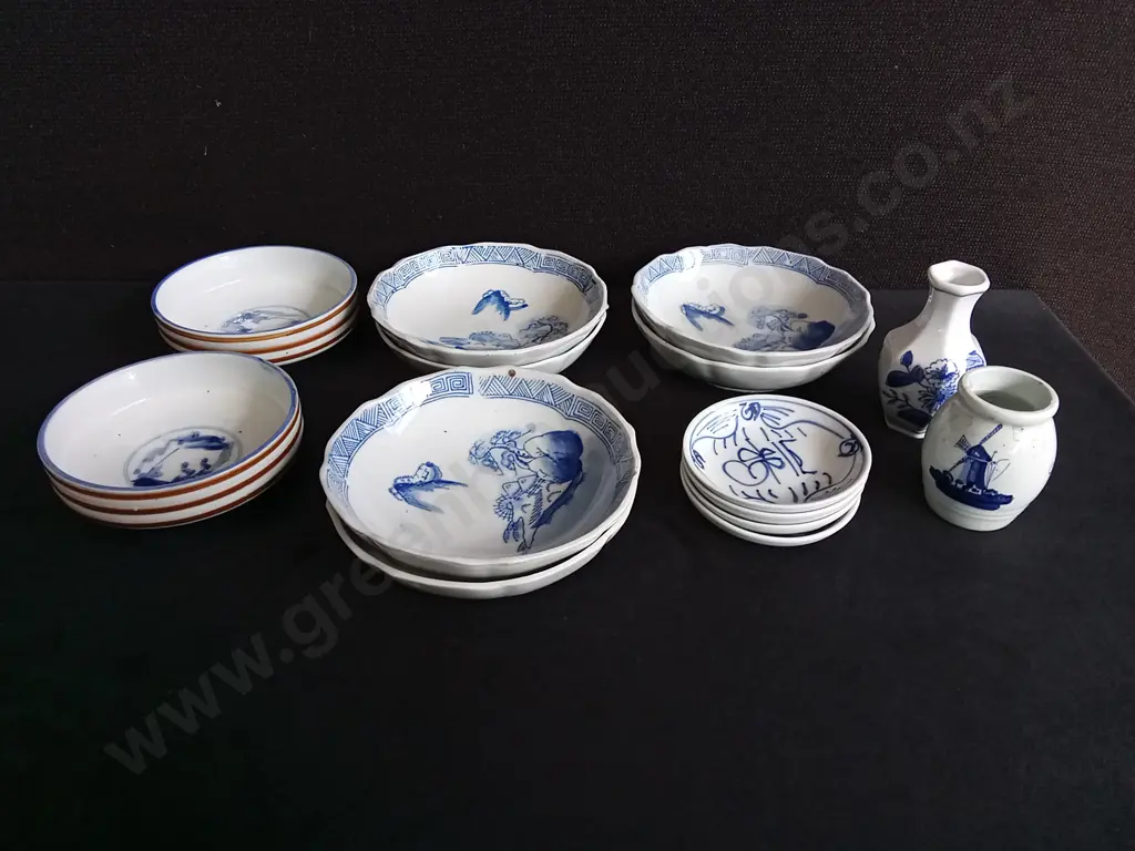 14 PIECES JAPANESE PORCELAIN ITEMS, WIDEST W 14.5 CM Image 1++