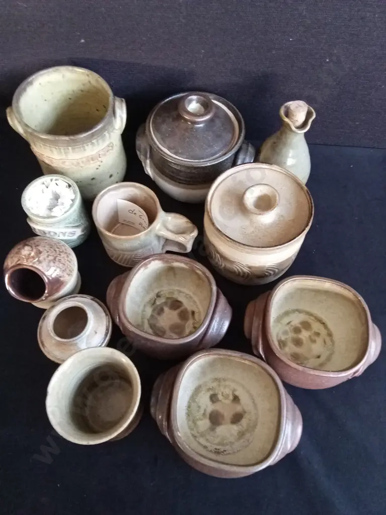 COLLECTION OF POTTERY TALLEST H12.5 Image 1++