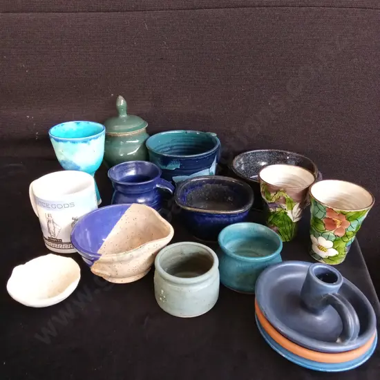 COLLECTION OF POTTERY TALLEST H16.5CM