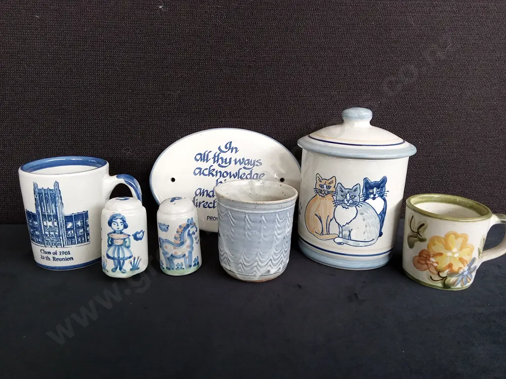 7 PIECES OF POTTERY TALLEST H18CM Image 1++