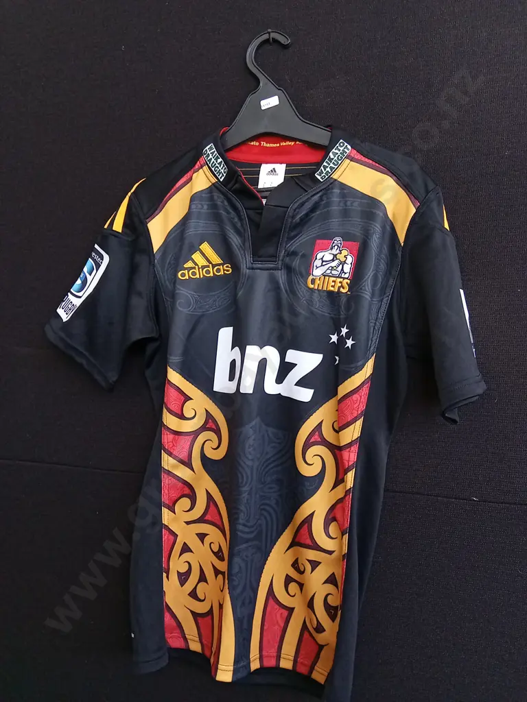 ADIDAS CHIEFS RUGBY JERSEY SIZE SMALL Image 1++