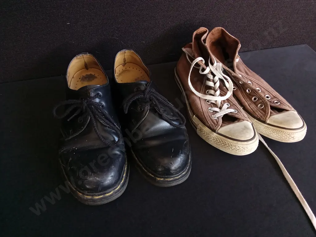 CONVERSE AND DR MARTENS SIZE 38 Image 1++