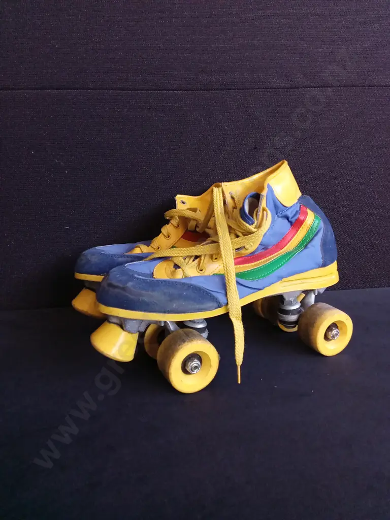 80'S ROLLER SKATES Image 1++