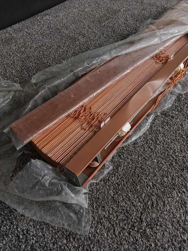 BRAND NEW WOODEN VENETIAN BLINDS, W 91 CM Image 1++