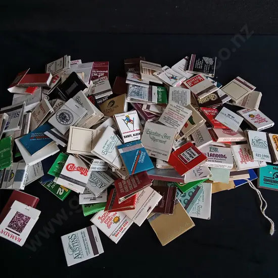 MIX OF VINTAGE MATCHBOOKS