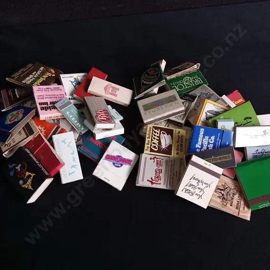 MIX OF VINTAGE MATCHBOOKS