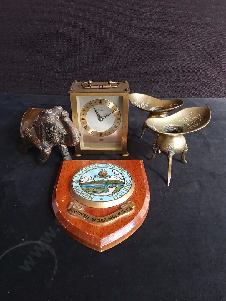 5 DECORATIVE ITEMS Image 1++
