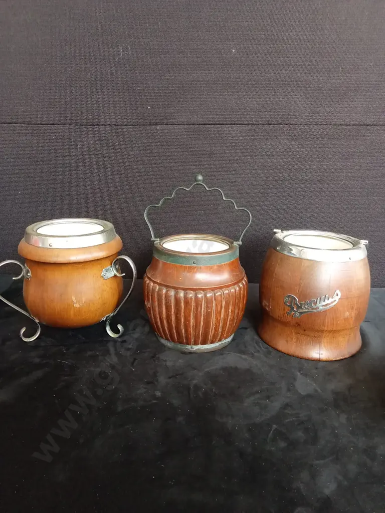 ASSORTED VINTAGE OAK BARRELS TALLEST H17CM Image 1++