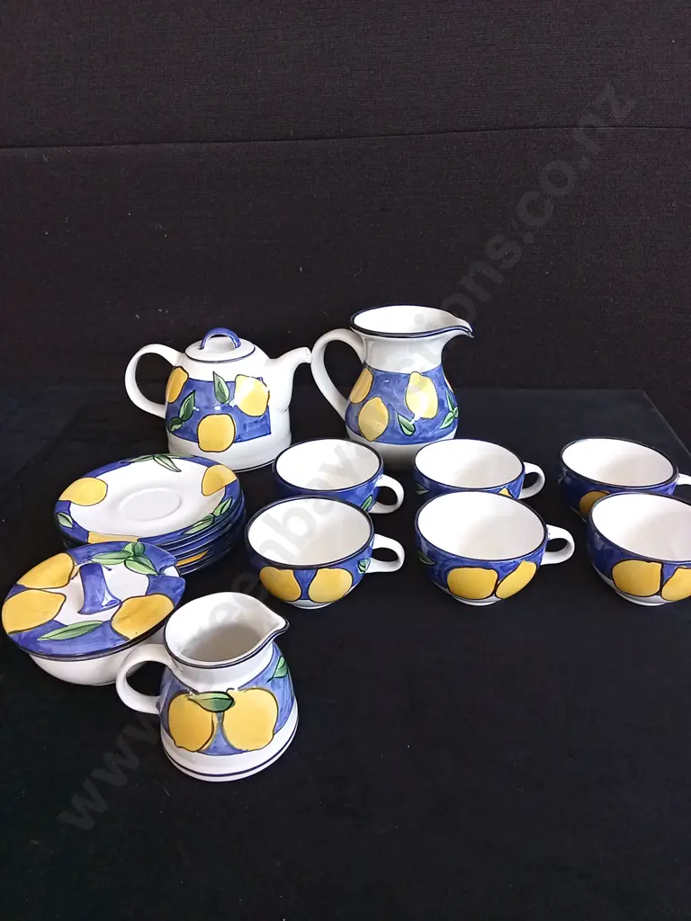 16 PIECE TEMUKA POTTERY TEA SET Image 1++