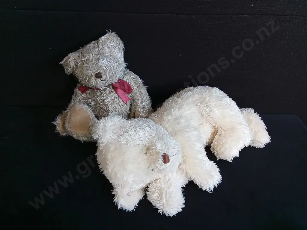 PAIR OF VINTAGE TEDDY BEARS, WIDEST W 45 CM Image 1++