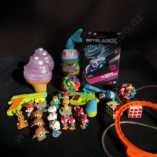 COLLECTION OF TOYS