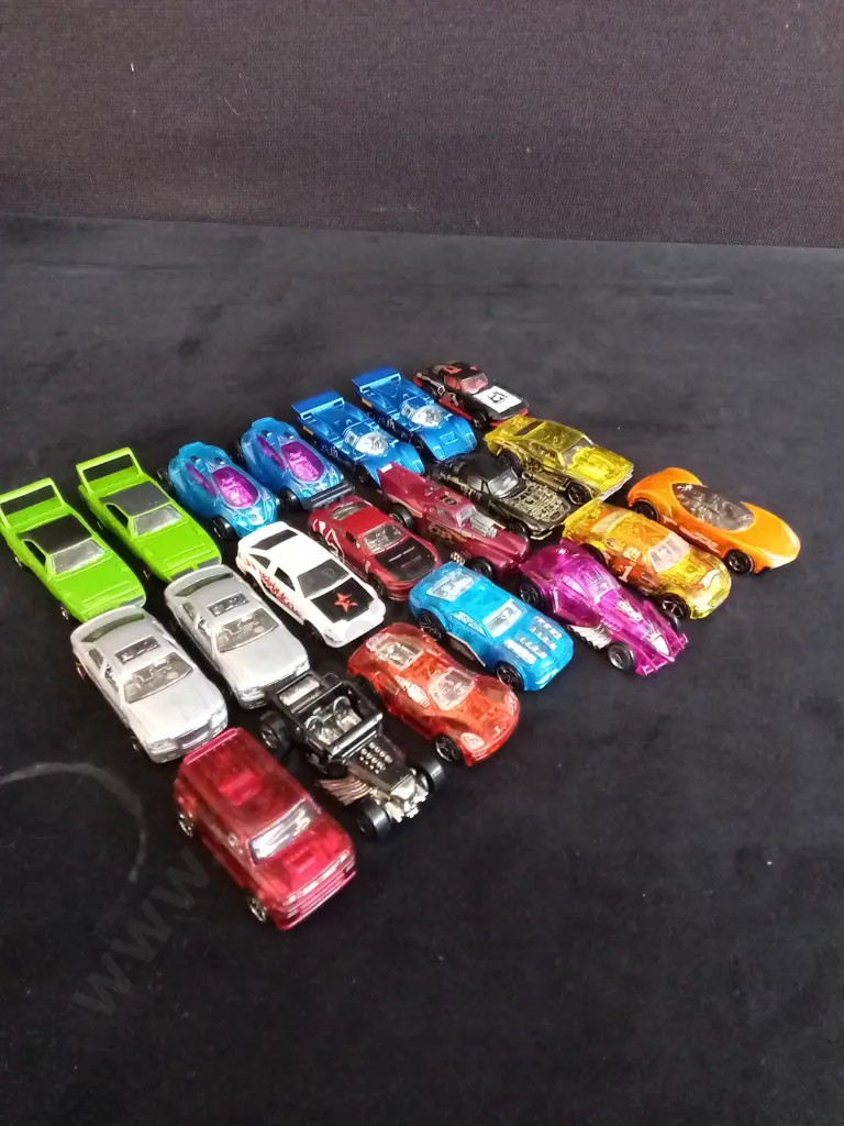 COLLECTION OF VINTAGE HOT WHEELS Image 1++