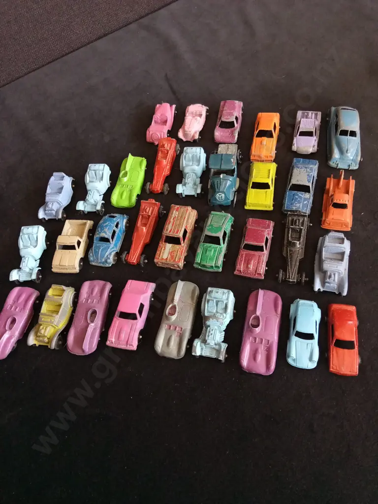 COLLECTION OF 1950'S AMERICAN TOOTSIETOY CARS Image 1++