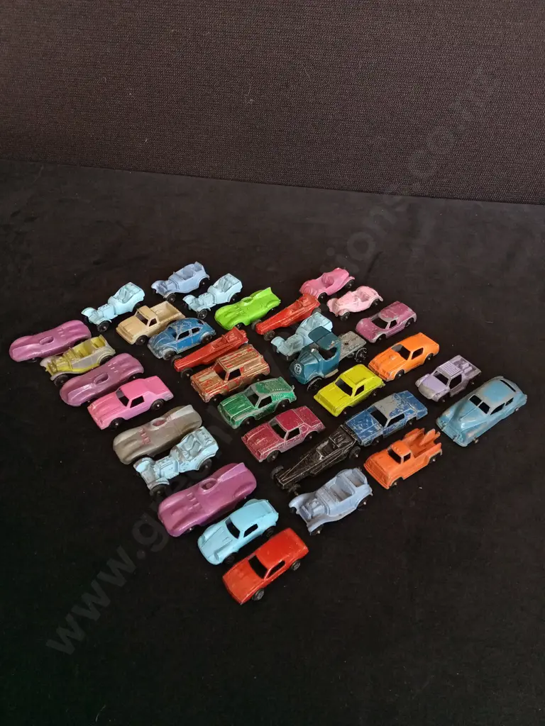 COLLECTION OF 1950'S AMERICAN TOOTSIETOY CARS Image 1++