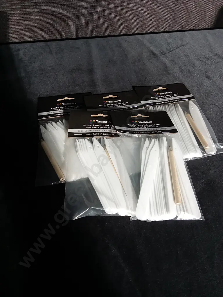 5 BRAND NEW PACKETS OF TAKASHO PLASTIC PLANT LABELS Image 1++