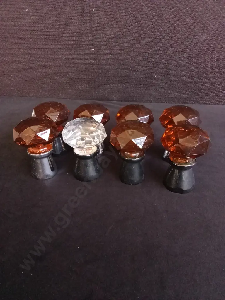 8 PIECES TAP KNOBS Image 1++