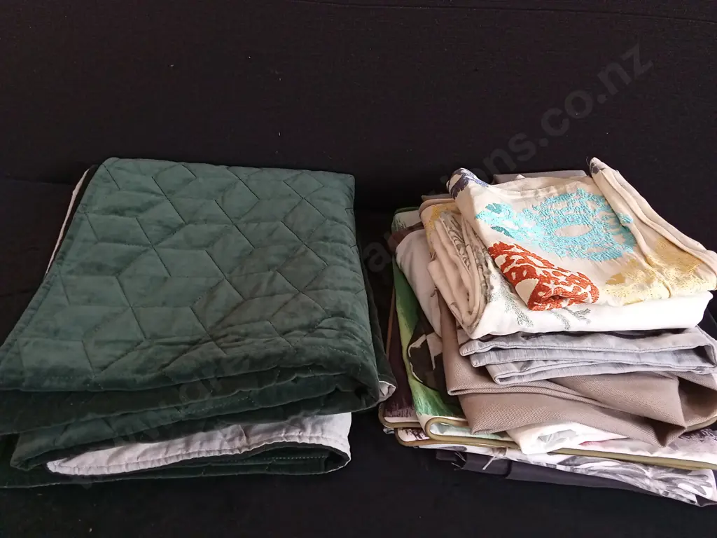LINENHOUSE GREEN VELVET BED THROW AND MIX OF CUSHION COVERS Image 1++