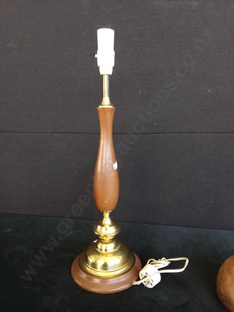 2 VINTAGE TABLE LAMPS 1 WORKING H54CM Image 1++