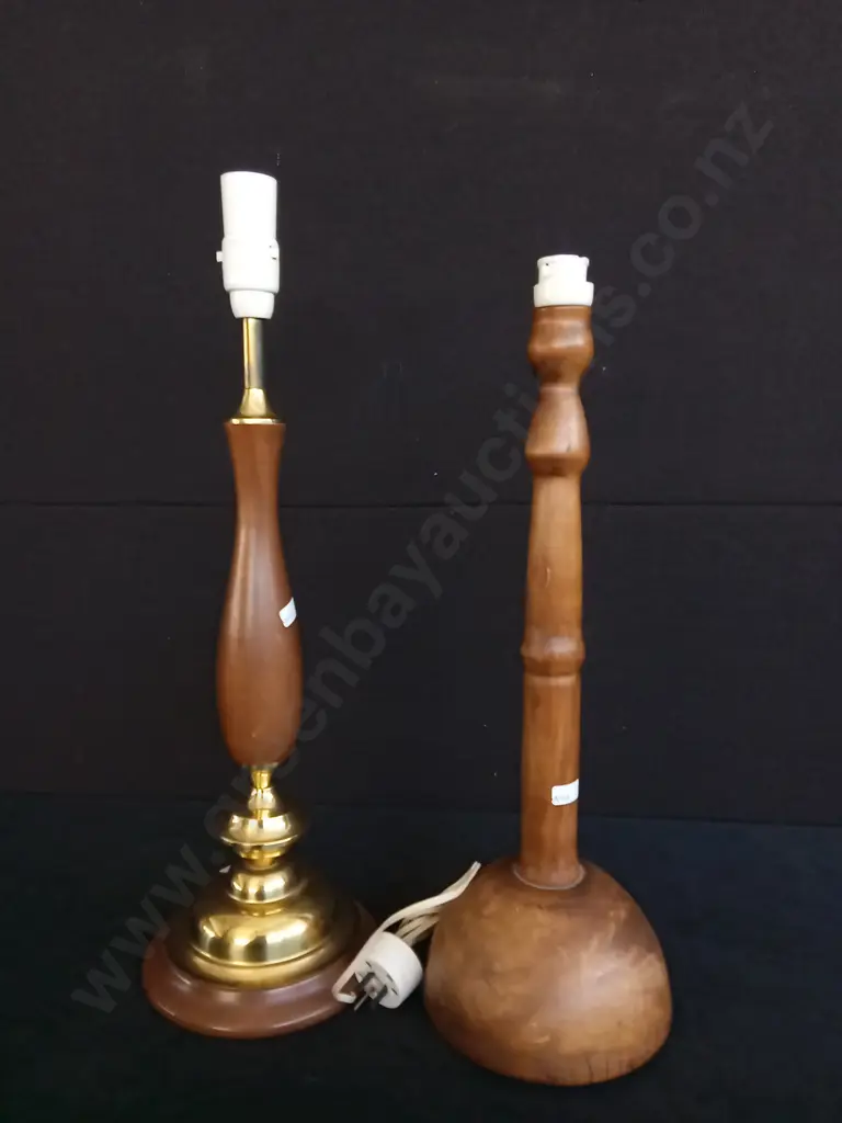 2 VINTAGE TABLE LAMPS 1 WORKING H54CM Image 1++
