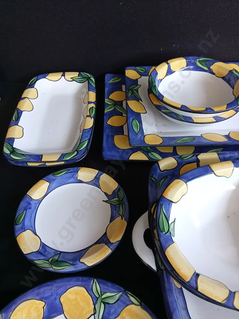 19 PIECE TEMUKA POTTERY DINNER AND SERVING SET Image 1++