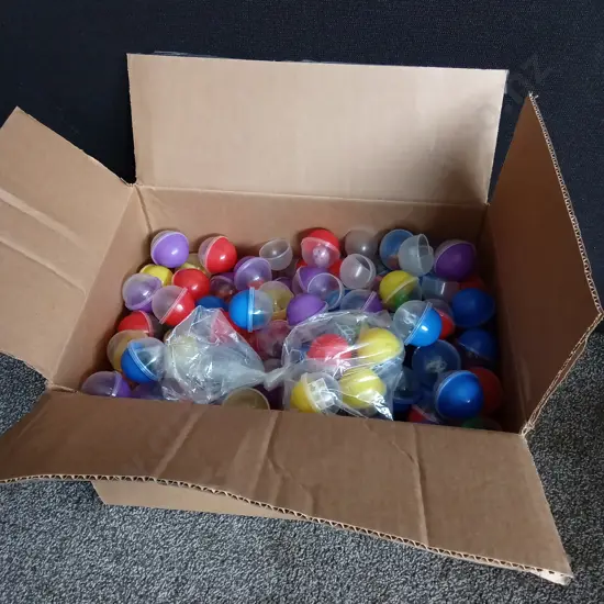 BOX OF VENDING MACHINE STOCK, MIX OF EMPTY AND FULL CAPSULES