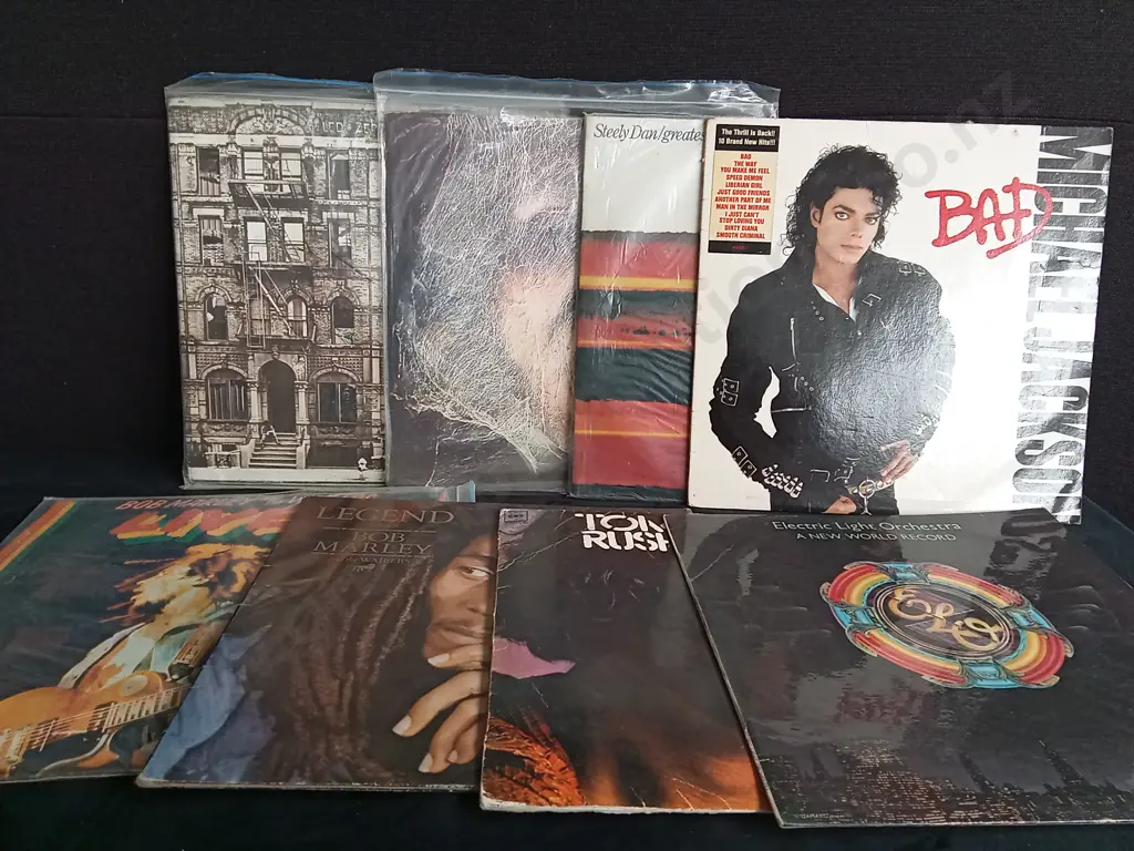8 VINYL RECORDS Image 1++