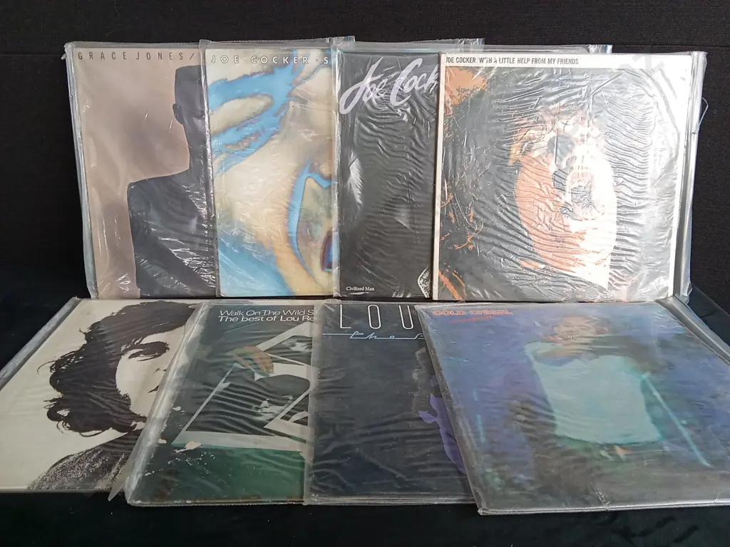 8 VINYL RECORDS Image 1++