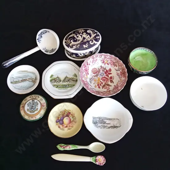 12 CERAMIC ITEMS