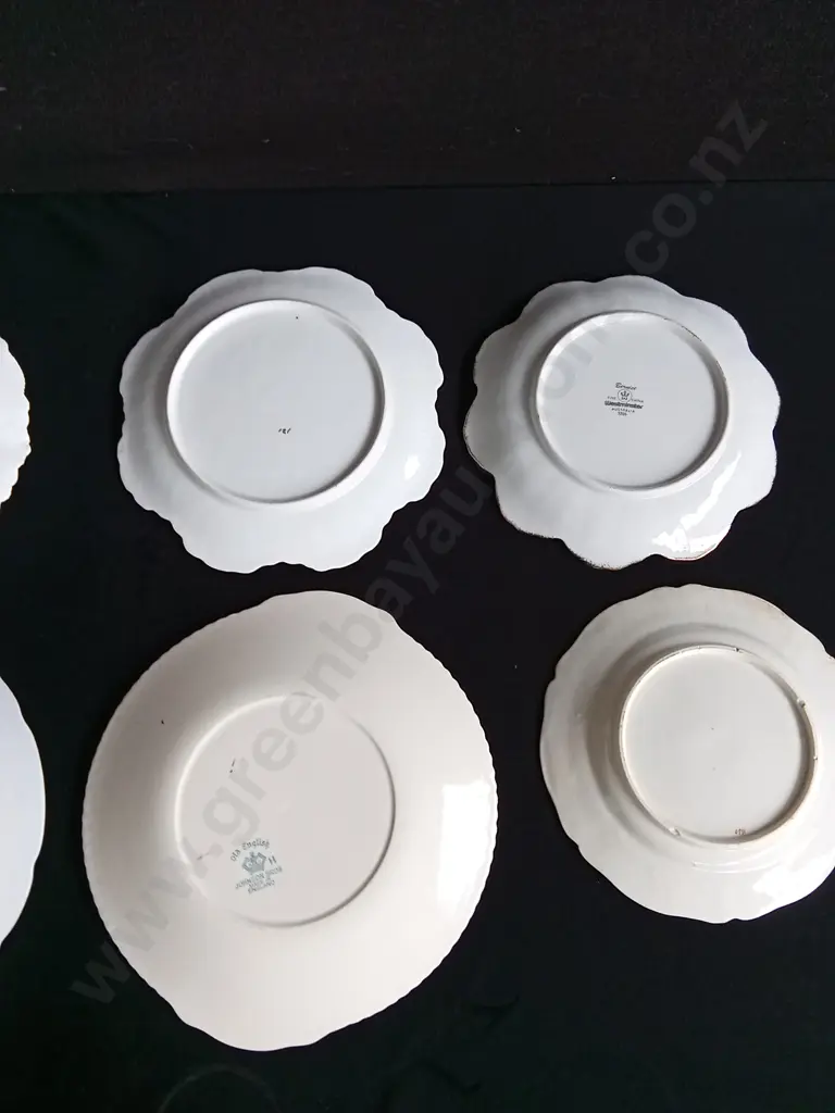 COLLECTION OF VINTAGE PLATES, 8 PIECES, WIDEST DIA 26 CM Image 1++