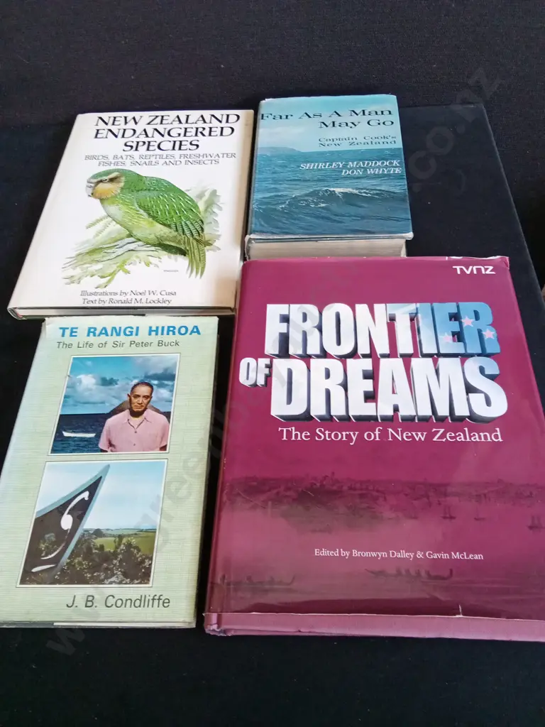 4 NEW ZEALAND BOOKS Image 1++