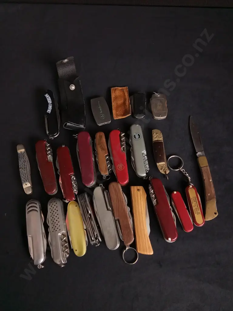 MIX OF VINTAGE POCKET KNIVES Image 1++