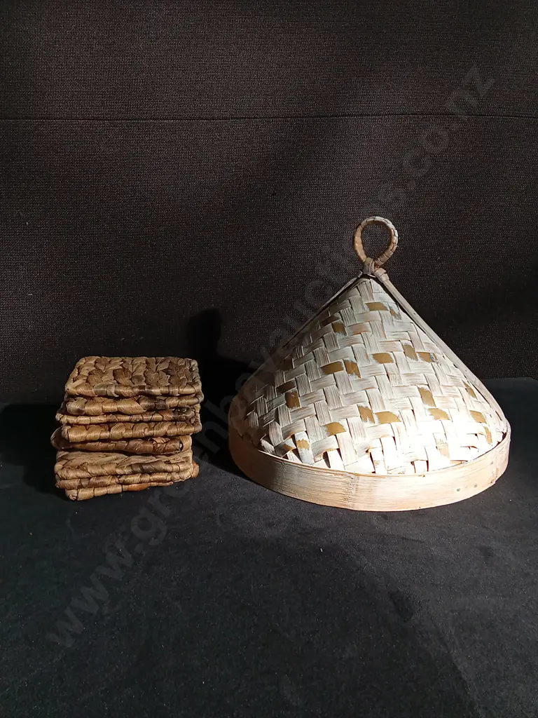 SET OF 8 WOVEN CANE COASTERS, AND BAMBOO FOOD COVER, TALLEST H 21 CM Image 1++