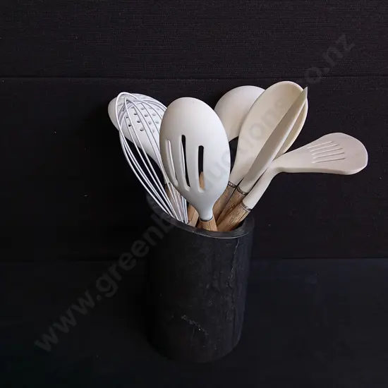 BEIGE SILICONE KITCHEN UTENSIL SET IN GREY STONE HOLDER