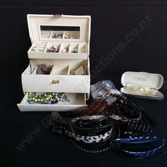 JEWELLERY BOX INCLUDING CONTENTS AND MIX OF ACCESSORIES