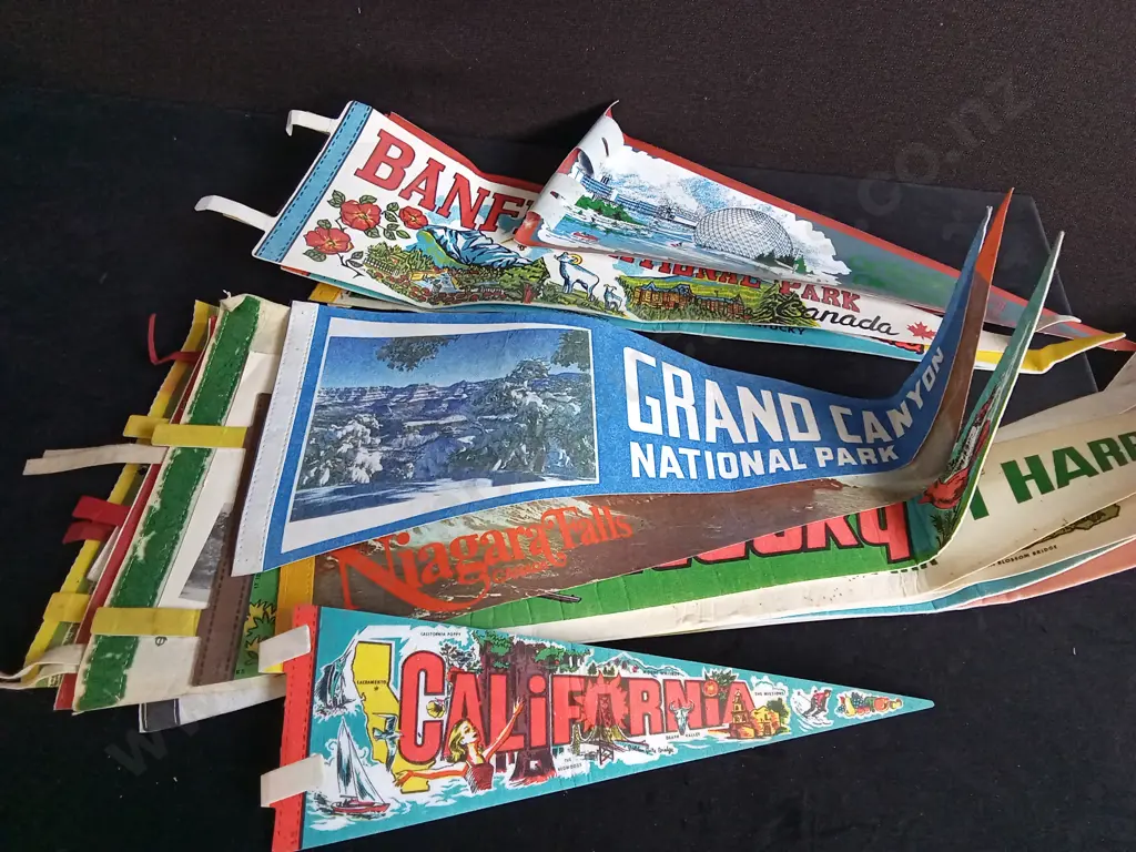 VINTAGE FELT SOUVENIR PENNANTS, WIDEST W APPROX 70 CM Image 1++