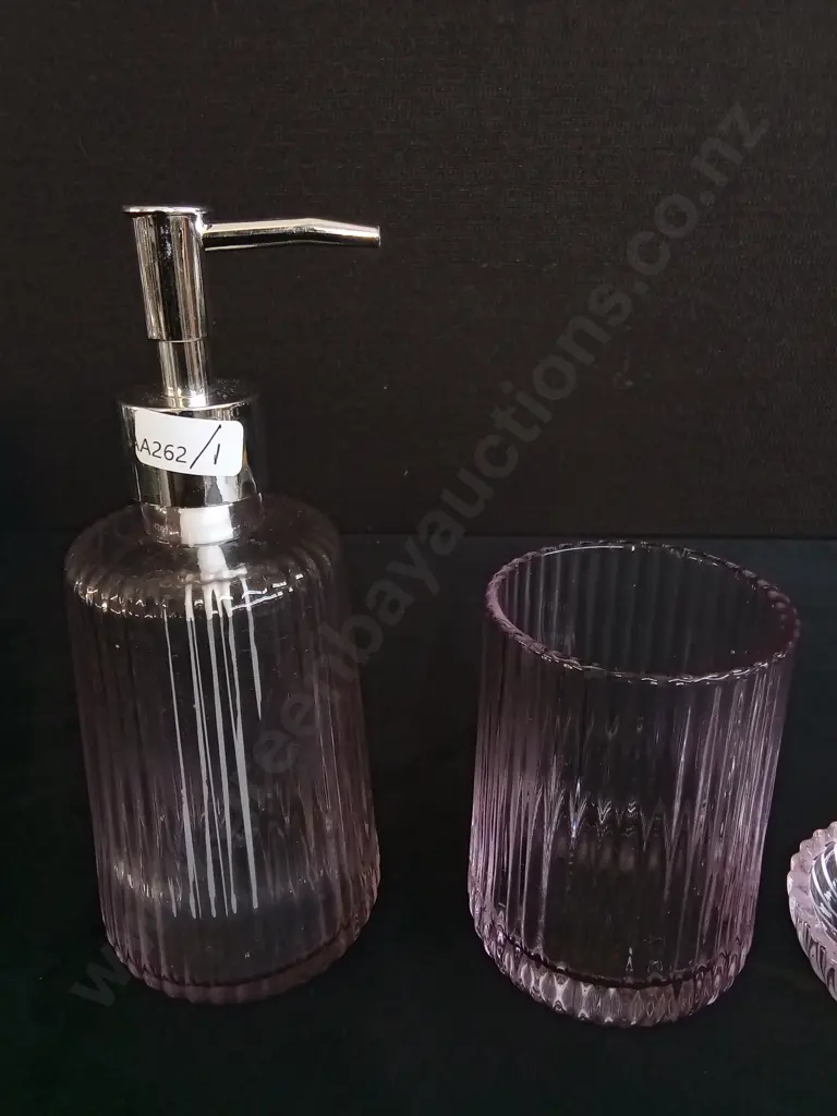 3 PIECE GLASS BATHROOM SET Image 1++