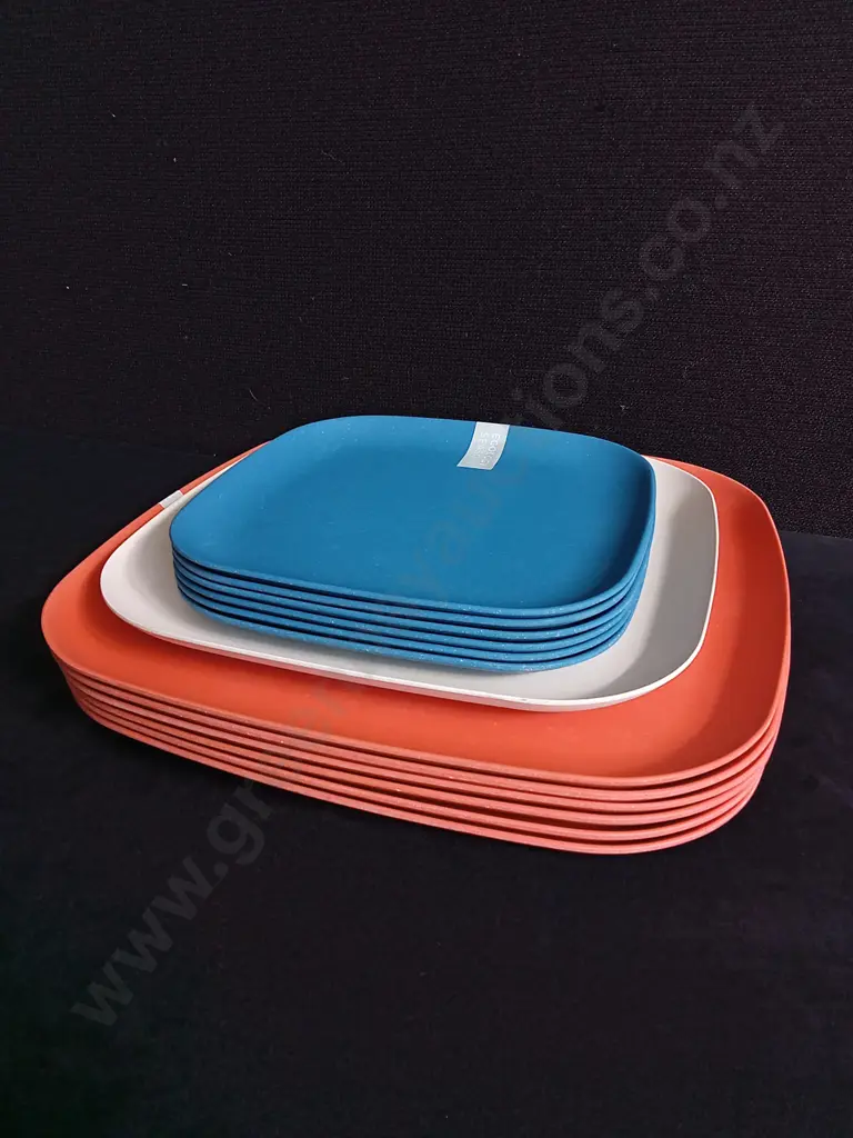 13 BRAND NEW ECOLOGY SEASONS BAMBOO FIBRE PLATES, LARGEST DIA 30 CM Image 1++