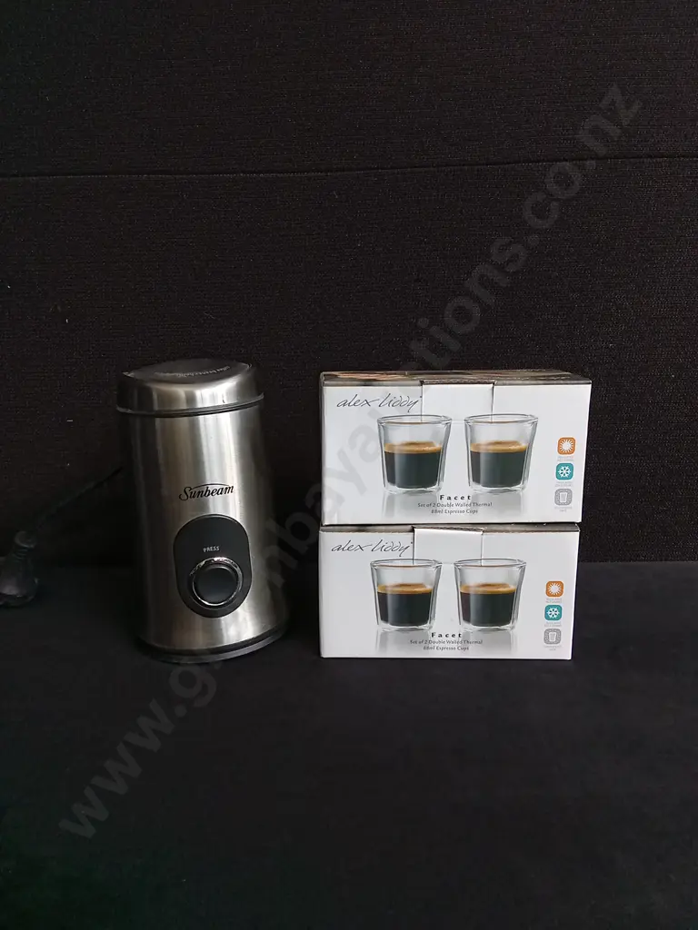 SUNBEAM COFFEE BEAN GRINDER AND 2 BOXES OF ALEX LIDDY ESPRESSO CUPS Image 1++