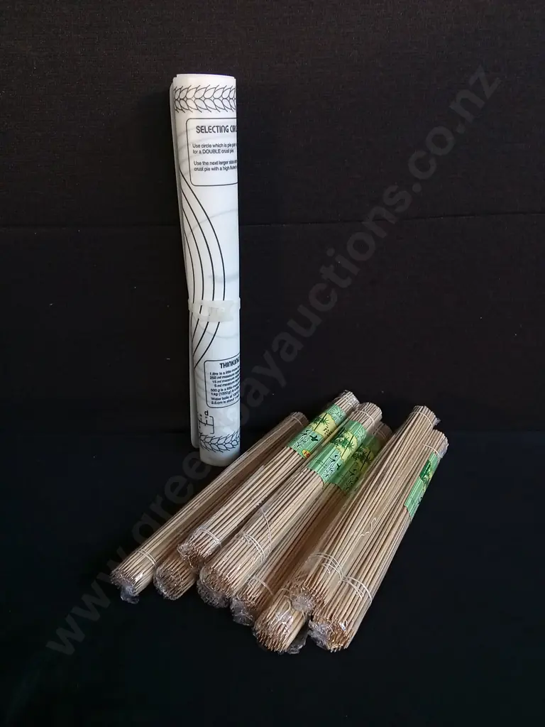 SILICONE PASTRY MAT AND BRAND NEW BAMBOO ROLLING MATS Image 1++