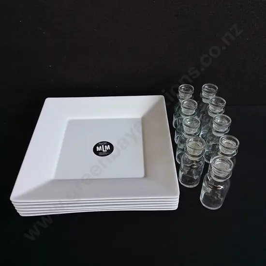 SET OF 6 PRESTIGE SQUARE MELAMINE PLATES W 26.5 CM, AND SET OF 9 GLASS SPICE JARS H 10 CM
