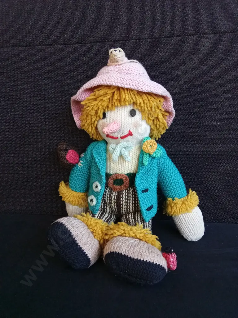 JEAN GREENHOWE SCARECROW KNITTED DOLL Image 1++